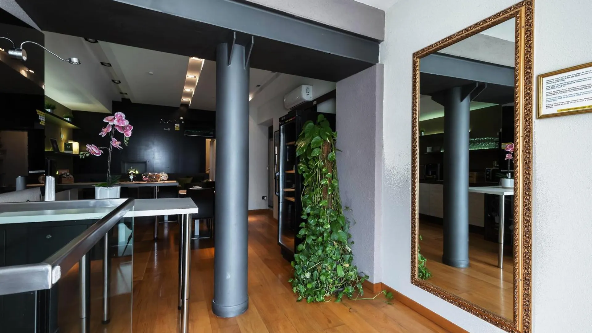 Martini Rooms Castello كالياري 2*,