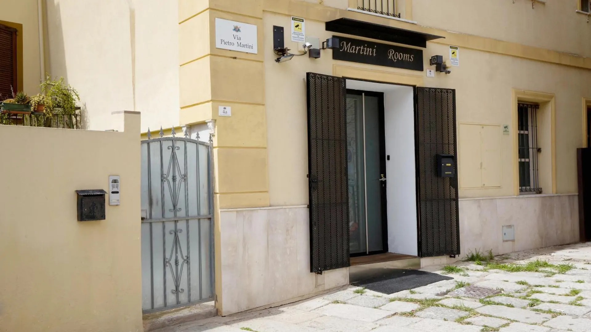 Martini Rooms Castello Cagliari 2*,